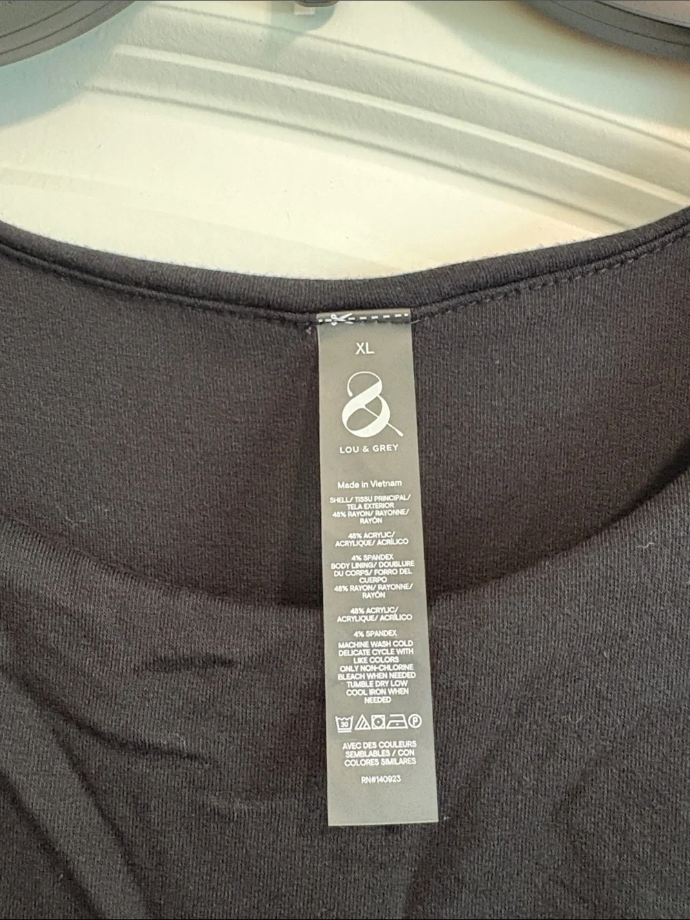Lou & Grey Black Elastic-Waist Midi Dress - Picture 2 of 6